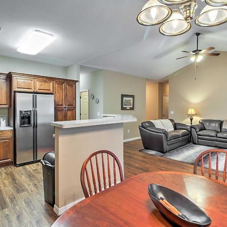 Branson Home With Deck Walk To The Strip And Creek! Extérieur photo
