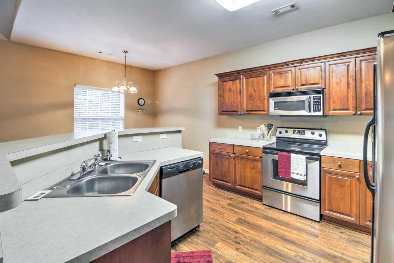 Branson Home With Deck Walk To The Strip And Creek! Extérieur photo