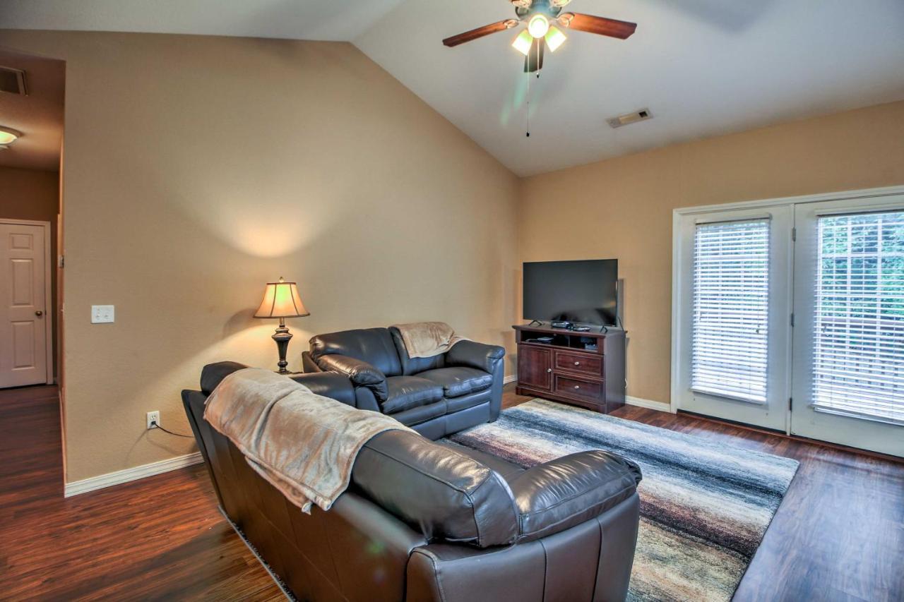 Branson Home With Deck Walk To The Strip And Creek! Extérieur photo