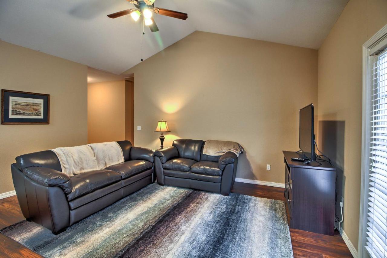 Branson Home With Deck Walk To The Strip And Creek! Extérieur photo